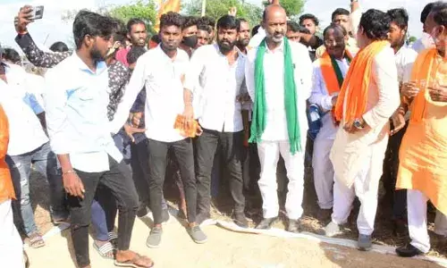 Bandi Sanjay : ఉమ్మడి నల్గొండలో 2వ రోజు కొనసాగుతున్న బండి సంజయ్ పర్యటన Bandi Sanjay : ఉమ్మడి నల్గొండలో 2వ రోజు కొనసాగుతున్న బండి సంజయ్ పర్యటన