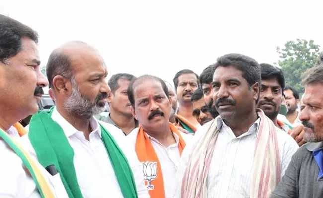 Bandi sanjay : మాపై దాడులకు సీఎం కేసీఆరే సూత్రధారి : సంజయ్ Bandi sanjay : మాపై దాడులకు సీఎం కేసీఆరే సూత్రధారి : సంజయ్