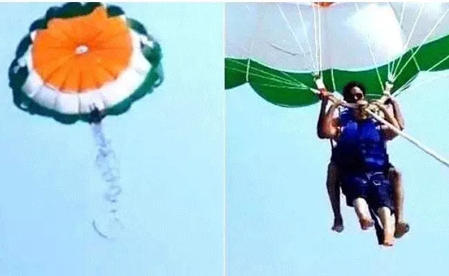 Viral Video: తెగిన పారాచూట్ తాడు.. దంపతులిద్దరూ సముద్రంలో..