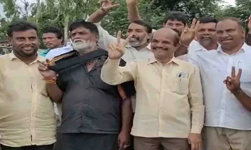 AP Municipal Elections: ఒంగోలులోని దర్శి మున్సిపల్ ఎన్నికల్లో టీడీపీ ప్రభంజనం.. AP Municipal Elections: ఒంగోలులోని దర్శి మున్సిపల్ ఎన్నికల్లో టీడీపీ ప్రభంజనం..