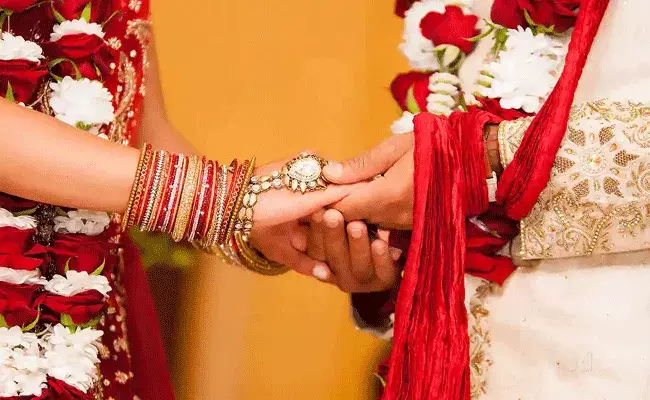 Bride shortage: తమిళ తంబీల పెళ్లి గోల.. అమ్మాయిలు దొరకట్లేదట.. Bride shortage: తమిళ తంబీల పెళ్లి గోల.. అమ్మాయిలు దొరకట్లేదట..