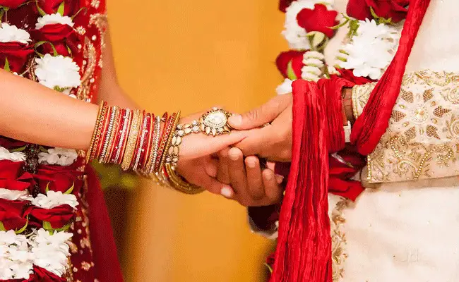 Bride shortage: తమిళ తంబీల పెళ్లి గోల.. అమ్మాయిలు దొరకట్లేదట.. Bride shortage: తమిళ తంబీల పెళ్లి గోల.. అమ్మాయిలు దొరకట్లేదట..