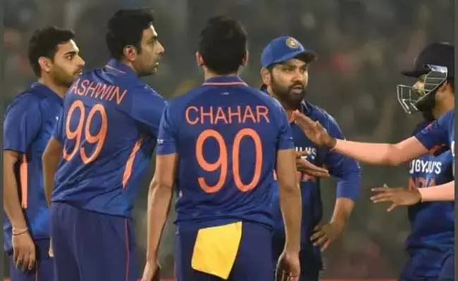 Ind vs NZ : నేడు రెండో టీ20 మ్యాచ్.. సిరీస్ పై కన్నేసిన రోహిత్ సేన..! Ind vs NZ : నేడు రెండో టీ20 మ్యాచ్.. సిరీస్ పై కన్నేసిన రోహిత్ సేన..!