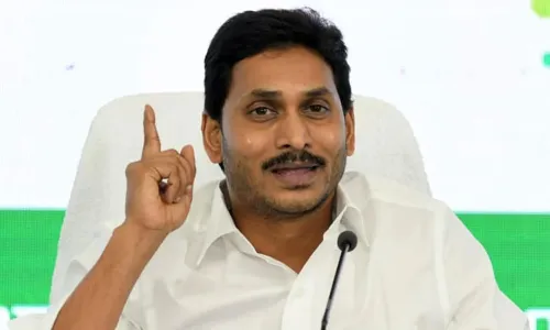 AP 3 Capitals Bill: మూడు రాజధానుల బిల్లు విషయంలో జగన్ ప్రభుత్వం ఈ అయిదు ఆప్షన్లు పరిశీలిస్తోందా..? AP 3 Capitals Bill: మూడు రాజధానుల బిల్లు విషయంలో జగన్ ప్రభుత్వం ఈ అయిదు ఆప్షన్లు పరిశీలిస్తోందా..?