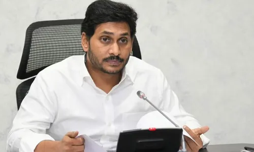 AP 3 Capitals Bill: ఏపీ రాజధానికి సంబంధించి కీలకమైన బిల్లులను ఆమోదించిన క్యాబినేట్.. AP 3 Capitals Bill: ఏపీ రాజధానికి సంబంధించి కీలకమైన బిల్లులను ఆమోదించిన క్యాబినేట్..