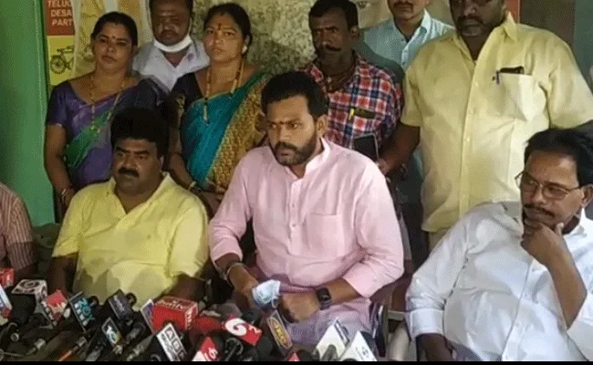 Ram Mohan Naidu: సీఎం తీసుకున్న నిర్ణయంపై అనుమానం: ఎంపీ రామ్మోహన్ నాయుడు Ram Mohan Naidu: సీఎం తీసుకున్న నిర్ణయంపై అనుమానం: ఎంపీ రామ్మోహన్ నాయుడు