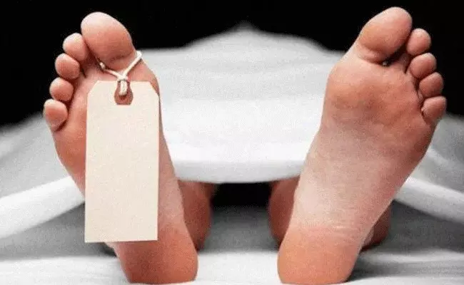 Uttar Pradesh : మార్చురీ ఫ్రీజర్లో ఏడు గంటలు.. మరణించాడనుకున్న వ్యక్తి మళ్లీ బతికి.. Uttar Pradesh : మార్చురీ ఫ్రీజర్లో ఏడు గంటలు.. మరణించాడనుకున్న వ్యక్తి మళ్లీ బతికి..