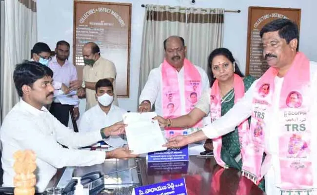 Kavitha Nomination : స్థానిక సంస్థల ఎన్నికలు : నామినేషన్ దాఖలు చేసిన కవిత Kavitha Nomination : స్థానిక సంస్థల ఎన్నికలు : నామినేషన్ దాఖలు చేసిన కవిత