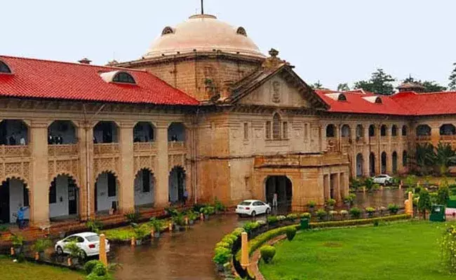 Allahabad: పిల్లలతో అసభ్యంగా మాట్లాడడం క్రిమినల్ యాక్ట్ కిందకు రాదంటూ అలహాబాద్ హైకోర్టు సంచలన తీర్పు.. Allahabad: పిల్లలతో అసభ్యంగా మాట్లాడడం క్రిమినల్ యాక్ట్ కిందకు రాదంటూ అలహాబాద్ హైకోర్టు సంచలన తీర్పు..
