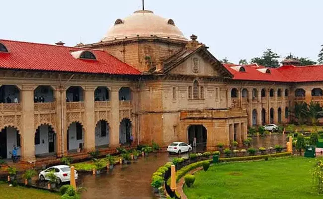 Allahabad: పిల్లలతో అసభ్యంగా మాట్లాడడం క్రిమినల్ యాక్ట్ కిందకు రాదంటూ అలహాబాద్ హైకోర్టు సంచలన తీర్పు.. Allahabad: పిల్లలతో అసభ్యంగా మాట్లాడడం క్రిమినల్ యాక్ట్ కిందకు రాదంటూ అలహాబాద్ హైకోర్టు సంచలన తీర్పు..
