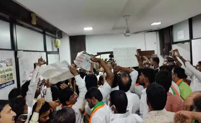 GHMC ఆఫీసు ఘటనపై టీఆర్ఎస్ విమర్శలకు బీజేపీ కౌంటర్..! GHMC ఆఫీసు ఘటనపై టీఆర్ఎస్ విమర్శలకు బీజేపీ కౌంటర్..!