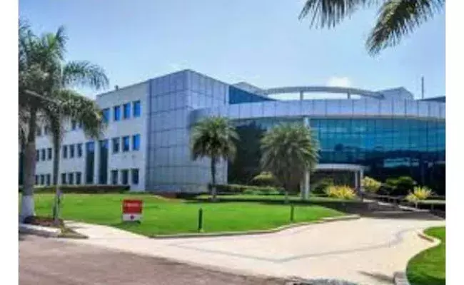Tech Mahindra University: కరోనా బారిన పడిన మరో యూనివర్సిటీ.. మొన్న కర్ణాటక.. నేడు హైదరాబాద్.. Tech Mahindra University: కరోనా బారిన పడిన మరో యూనివర్సిటీ.. మొన్న కర్ణాటక.. నేడు హైదరాబాద్..