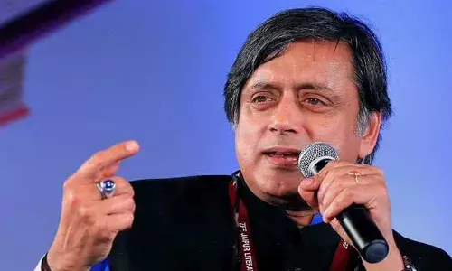 Shashi Tharoor (tv5news.in)