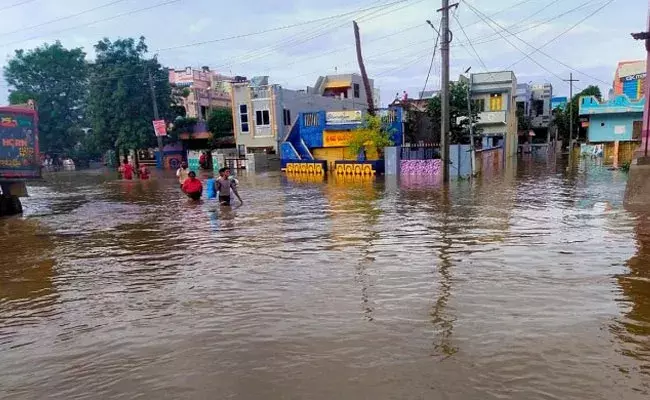 AP Rains: కడపను వదలని భారీ వర్షాలు.. నీళ్లల్లోనే ప్రజల అవస్థలు..
