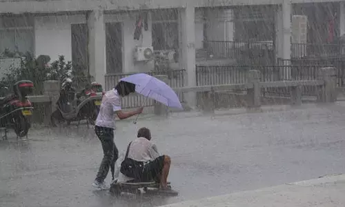 AP Rains: నెల్లూరులో భారీ వర్షాలు..అర్ధాకలితో అలమటిస్తున్న కావలి దివ్యాంగులు..