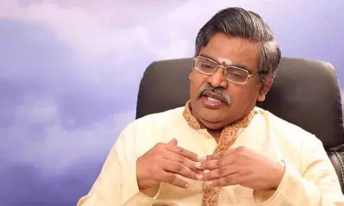 Sirivennela Seetharama Sastry : సీతారామశాస్త్రికి ఛాన్స్ ఇచ్చింది విశ్వనాథ్ అయితే గుర్తించింది ఎవరు? Sirivennela Seetharama Sastry : సీతారామశాస్త్రికి ఛాన్స్ ఇచ్చింది విశ్వనాథ్ అయితే గుర్తించింది ఎవరు?