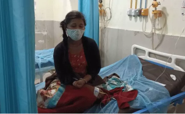 Sangareddy: సంగారెడ్డి గురుకుల పాఠశాల విద్యార్థులకు తీవ్ర అస్వస్థత Sangareddy: సంగారెడ్డి గురుకుల పాఠశాల విద్యార్థులకు తీవ్ర అస్వస్థత