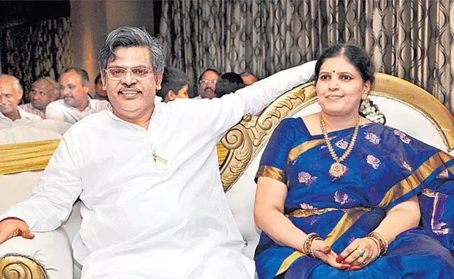 Sirivennela Sitarama Sastry: నా పాట.. నా భార్య ఎప్పుడూ బోర్ కొట్టవు Sirivennela Sitarama Sastry: నా పాట.. నా భార్య ఎప్పుడూ బోర్ కొట్టవు