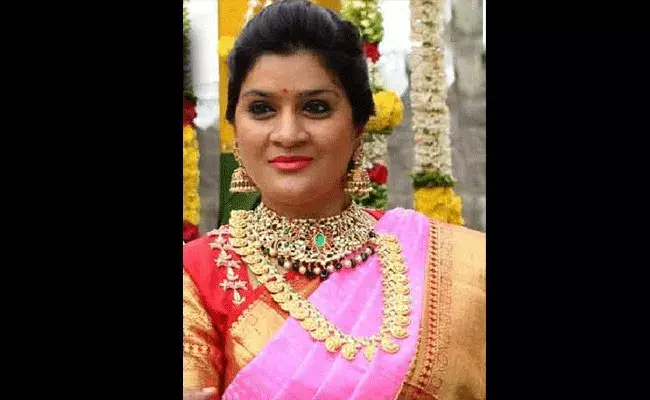 Shilpa Chowdary: శిల్పా చౌదరిని అదుపులోకి తీసుకోనున్న పోలీసులు Shilpa Chowdary: శిల్పా చౌదరిని అదుపులోకి తీసుకోనున్న పోలీసులు