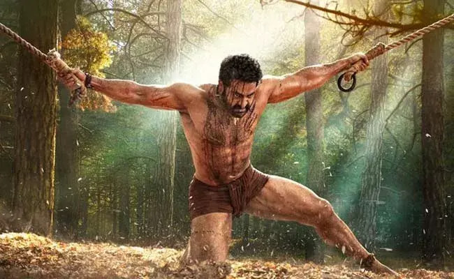 Jr NTR : ఊరమాస్ లుక్లో ఎన్టీఆర్.. పోస్టర్లో ఇది గమనించారా..!! Jr NTR : ఊరమాస్ లుక్లో ఎన్టీఆర్.. పోస్టర్లో ఇది గమనించారా..!!