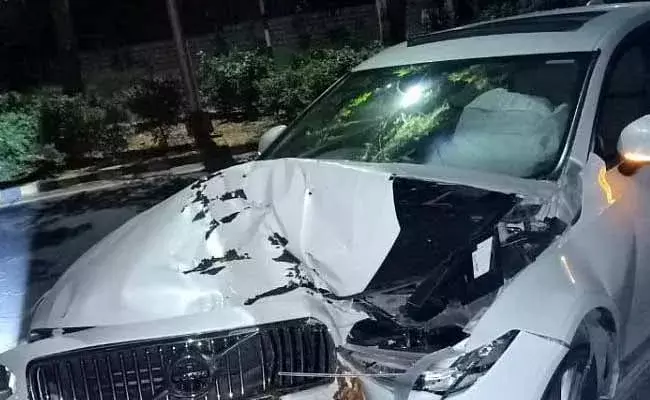 హైదరాబాద్లో పెట్రేగిపోతున్న మందుబాబులు.. ఒక్క రోజే నాలుగు యాక్సిడెంట్లు హైదరాబాద్లో పెట్రేగిపోతున్న మందుబాబులు.. ఒక్క రోజే నాలుగు యాక్సిడెంట్లు