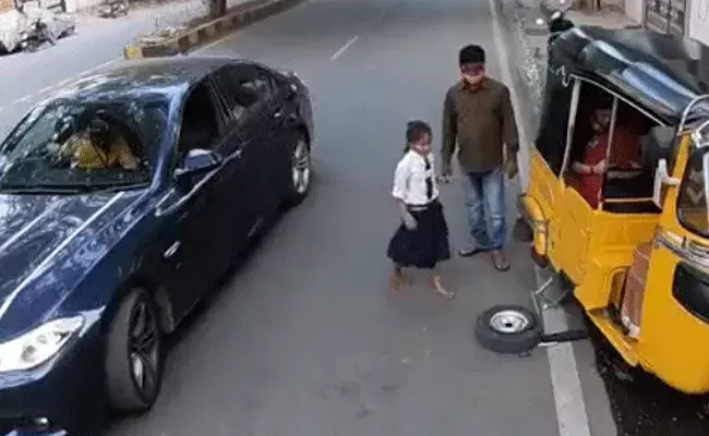 Humanity: మానవత్వం ఇంకా మిగిలే ఉంది.. ఈ ఘటనే ఉదాహరణ