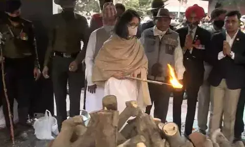 Bipin Rawat : కోట్లాది ప్రజల అశృనయనాల మధ్య రావత్ అంత్యక్రియలు Bipin Rawat : కోట్లాది ప్రజల అశృనయనాల మధ్య రావత్ అంత్యక్రియలు