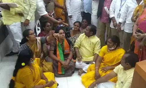 GVMC కౌన్సిల్ మీటింగ్‌‌‌లో రసాభాస