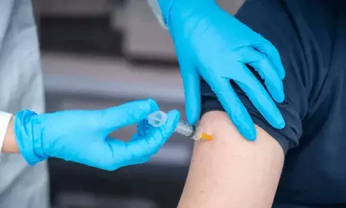 పిచ్చి పీక్స్.. ఒక్క రోజులో పది వ్యాక్సిన్‌లు..