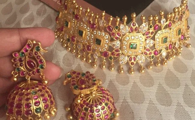 Gold and Silver Rates Today: నిలకడగా బంగారం, భారీగా పెరిగిన వెండి ధరలు..