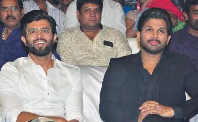 Vijay Devarakonda : అంతా మాస్.. పుష్ప పై అర్జున్ రెడ్డి..!