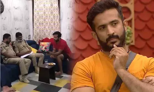 Anchor Ravi : యాంకర్ రవి ఇంటికి పోలీసులు.. ఎందుకంటే...! Anchor Ravi : యాంకర్ రవి ఇంటికి పోలీసులు.. ఎందుకంటే...!