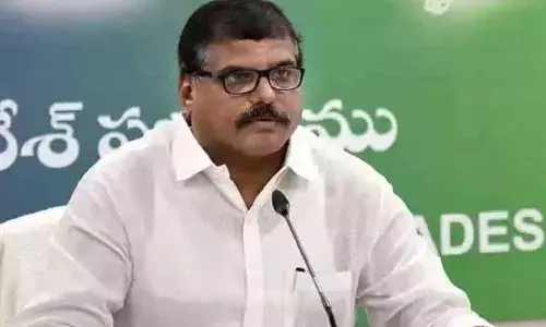 మూడు రాజధానులకే ప్రభుత్వం కట్టుబడి ఉంది: మంత్రి బొత్సా మూడు రాజధానులకే ప్రభుత్వం కట్టుబడి ఉంది: మంత్రి బొత్సా