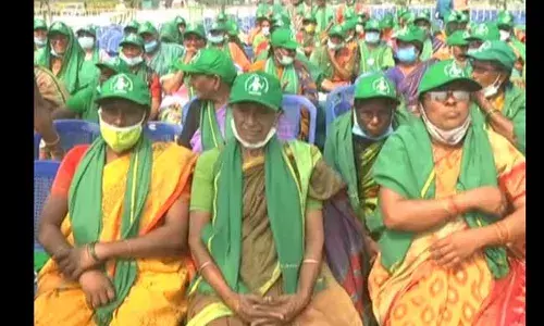 Tirupati : అమరావతి రైతు మహాసభకు పోటెత్తిన జనం..! Tirupati : అమరావతి రైతు మహాసభకు పోటెత్తిన జనం..!