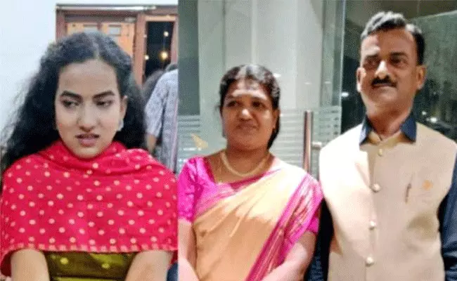 కాలువలోకి దూకిన ఇంజనీర్ కుటుంబం.. భార్య, కుమార్తె మృతి.. కాలువలోకి దూకిన ఇంజనీర్ కుటుంబం.. భార్య, కుమార్తె మృతి..