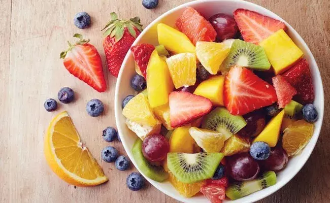 Weight Loss Tips: అధిక బరువును తగ్గించే పండ్లు ఇవే..