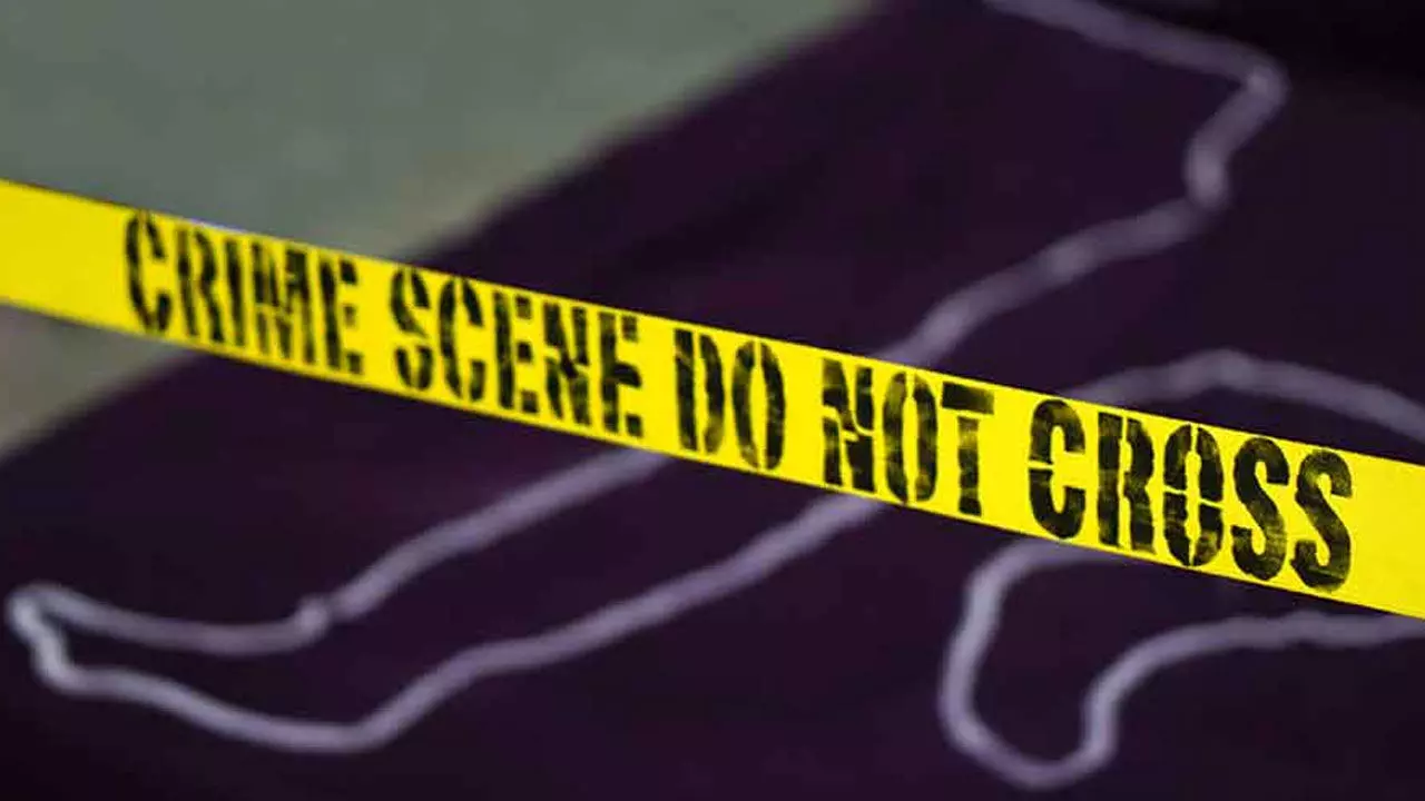 Murder Attempt on TDP Leader : టీడీపీ కార్యకర్తపై దాడి.. పెట్రోల్ పోసి నిప్పంటించి హత్య చేసేందుకు ప్రయత్నం? Murder Attempt on TDP Leader : టీడీపీ కార్యకర్తపై దాడి.. పెట్రోల్ పోసి నిప్పంటించి హత్య చేసేందుకు ప్రయత్నం?
