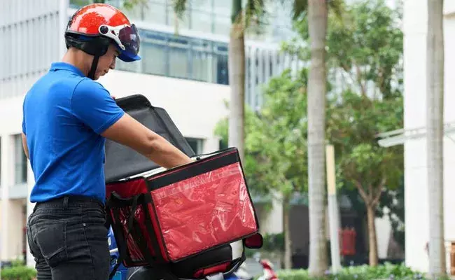 China: ఆత్మహత్య చేసుకునే ముందు తృప్తిగా తినాలనుకున్నాడు.. కానీ ఆ ఫుడ్ ఆర్డరే..