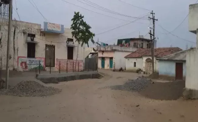 Omicron: గల్ఫ్ నుంచి వచ్చిన వ్యక్తికి ఒమిక్రాన్.. గ్రామంలో సెల్ఫ్‌ లాక్‌‌డౌన్‌..