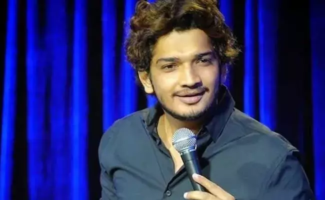 Munawar Faruqui : తెలంగాణలో కాకరేపుతోన్న మునావర్ షో..! Munawar Faruqui : తెలంగాణలో కాకరేపుతోన్న మునావర్ షో..!
