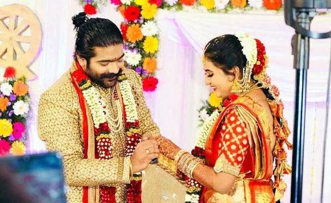 Singer Revanth : త్వరలో ఓ ఇంటివాడు కాబోతున్న సింగర్ రేవంత్..! Singer Revanth : త్వరలో ఓ ఇంటివాడు కాబోతున్న సింగర్ రేవంత్..!