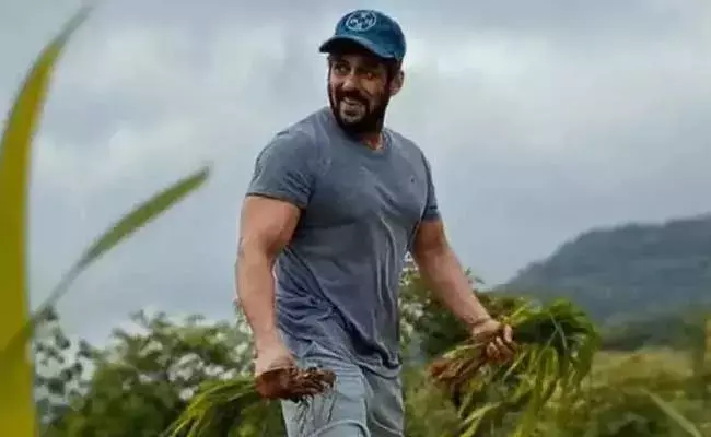 Salman Khan :  సల్మాన్ ఖాన్ను కాటేసిన పాము.. ఆసుపత్రిలో  చికిత్స..! Salman Khan :  సల్మాన్ ఖాన్ను కాటేసిన పాము.. ఆసుపత్రిలో  చికిత్స..!