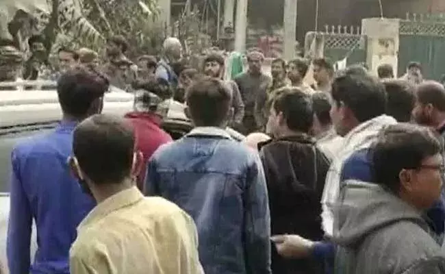 Bihar : బిహార్ : నూడుల్స్ ఫ్యాక్టరీలో పేలిన బాయిలర్.. ఆరుగురు మృతి Bihar : బిహార్ : నూడుల్స్ ఫ్యాక్టరీలో పేలిన బాయిలర్.. ఆరుగురు మృతి