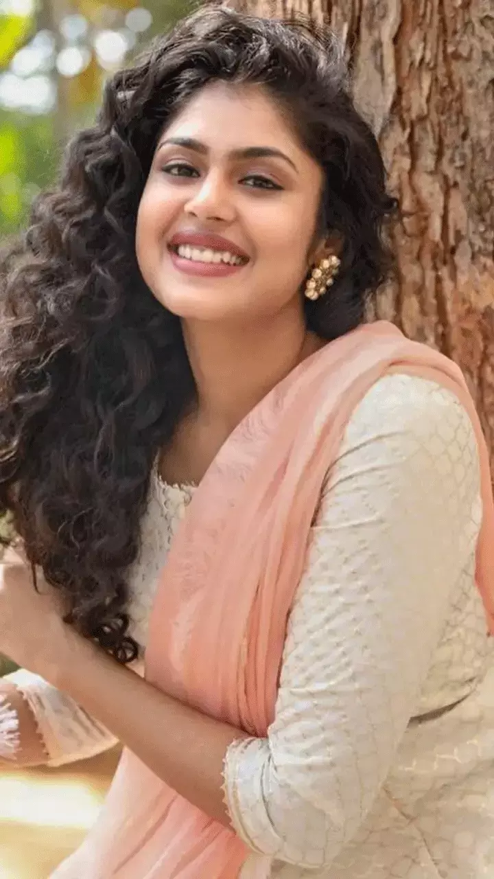 Faria Abdullah: ఫరియా అబ్దుల్లా గ్లామరస్ లుక్స్.. సీక్రెట్ ఏంటో..