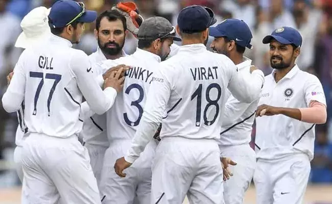 India vs South Africa 1st Test  : విజయానికి ఆరు వికెట్లు...   ఫస్ట్ టెస్టు పై  పట్టుబిగించిన ఇండియా..!