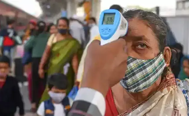 Corona Cases in India: దేశంలో ఒక్కరోజులోనే 13 వేలకు పైగా కరోనా కేసులు..