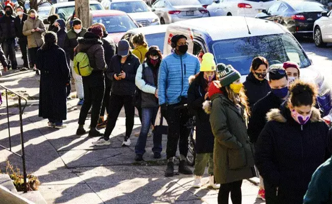 Omicron: అమెరికాలో రికార్డు స్థాయిలో కరోనా కేసులు.. ఒక్క రోజులోనే..