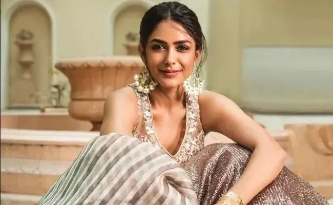 Mrunal Thakur (tv5news.in) Mrunal Thakur (tv5news.in)