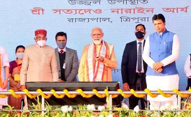 Narendra Modi : గత ప్రభుత్వాల నిర్లక్ష్యం వల్లే ఈశాన్య రాష్ట్రాల్లో అభివృద్ధికి ఆటంకం : మోదీ Narendra Modi : గత ప్రభుత్వాల నిర్లక్ష్యం వల్లే ఈశాన్య రాష్ట్రాల్లో అభివృద్ధికి ఆటంకం : మోదీ