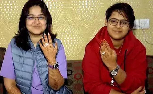 Lesbian Engagement: లెస్బియన్ ఎంగేజ్‌‌మెంట్.. ఇద్దరూ డాక్టర్లే...!